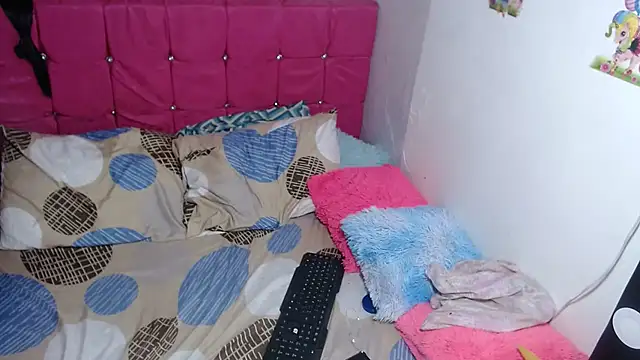 kiara milf  online show from 29, 7, 2026
