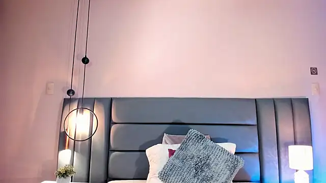 AlissaNix online show from 7, 10, 2025