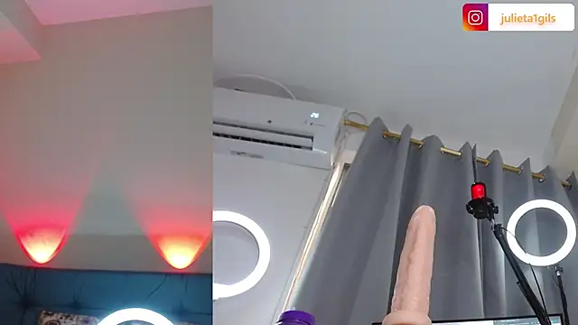 Snapshot of Juliet_dolce chatting on 8, 10, 2025 Juliet dolce online show from 8, 10, 2025