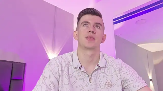 MikaelSlow online show from 8, 4, 2026