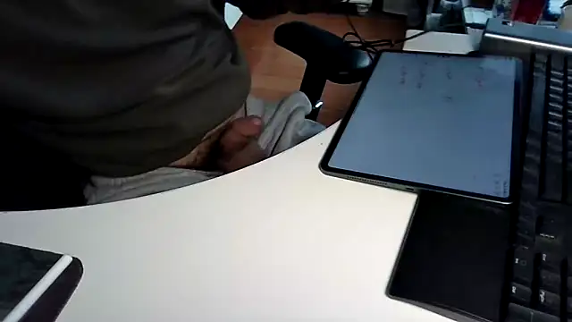 Snapshot of big-pig chatting on 24, 2, 2026 big-pig online show from 24, 2, 2026