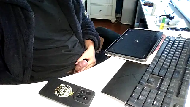 Snapshot of big-pig chatting on 23, 11, 2025 big-pig online show from 23, 11, 2025