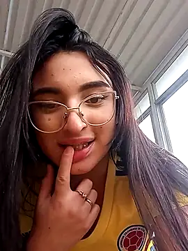 SophiaHilt0n online show from 9, 9, 2025