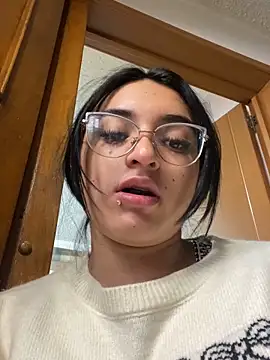 SophiaHilt0n online show from 25, 9, 2025