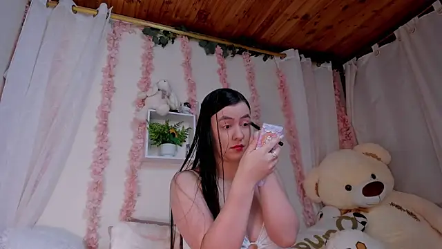 Idara and Edahi01 online show from 30, 10, 2025