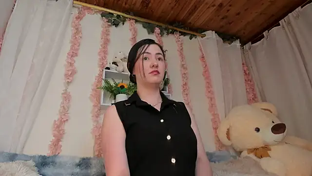 Idara and Edahi01 online show from 5, 2, 2026