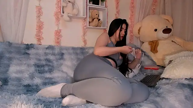 Idara and Edahi01 online show from 21, 4, 2026