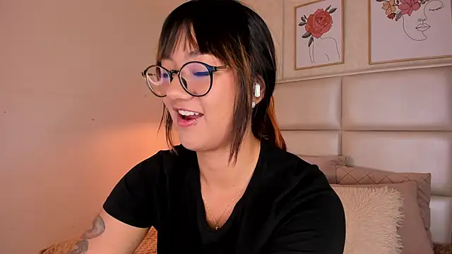 Aily Yozuko online show from 5, 12, 2025