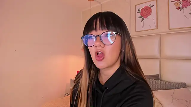 Aily Yozuko online show from 13, 3, 2026