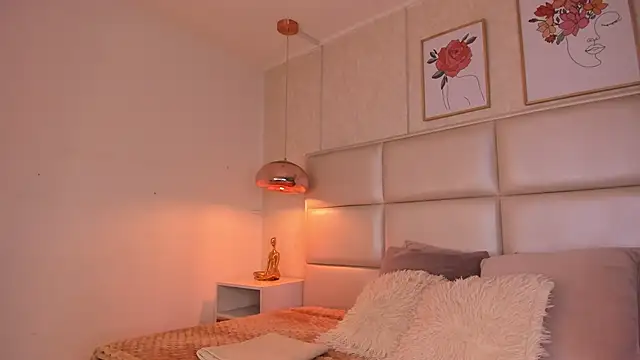 Aily Yozuko online show from 27, 10, 2025