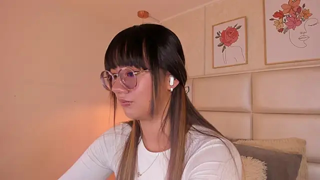 Aily Yozuko online show from 25, 3, 2026