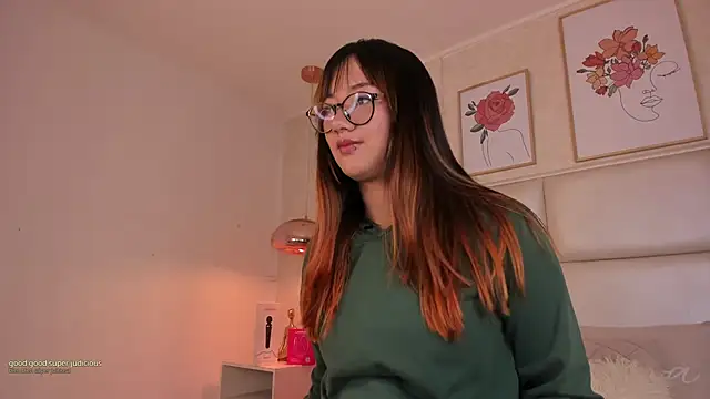 Aily Yozuko online show from 17, 10, 2025