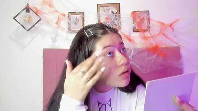 Snapshot of GENNESIS_LOVE chatting on 17, 10, 2025 GENNESIS LOVE online show from 17, 10, 2025