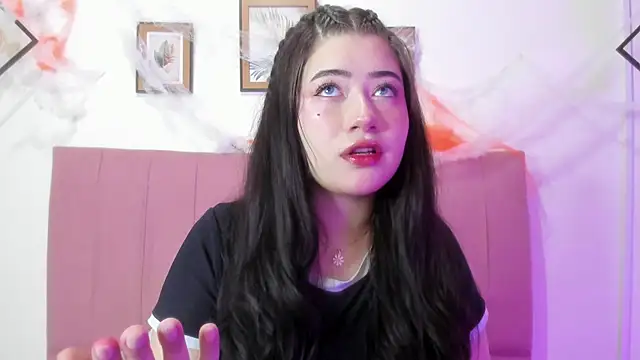 Snapshot of GENNESIS_LOVE chatting on 29, 10, 2025 GENNESIS LOVE online show from 29, 10, 2025