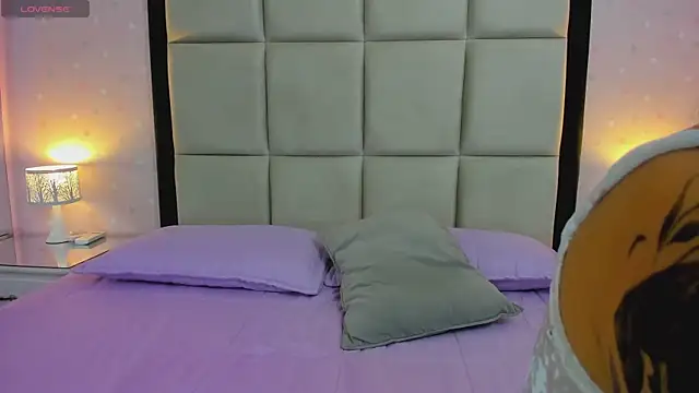 HannaClarrk  online show from 8, 11, 2025