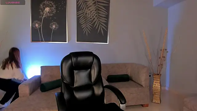 CarolineGraceX online show from 9, 11, 2025