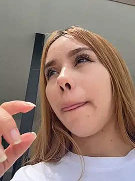 CarolineGraceX online show from 3, 3, 2026