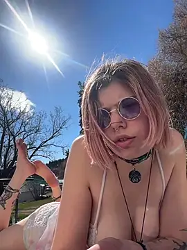 Snapshot of Esteem369 chatting on 4, 4, 2026 Esteem369 online show from 4, 4, 2026