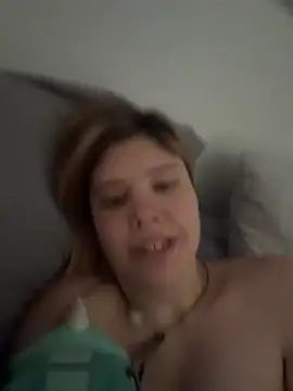 Snapshot of Esteem369 chatting on 15, 4, 2026 Esteem369 online show from 15, 4, 2026