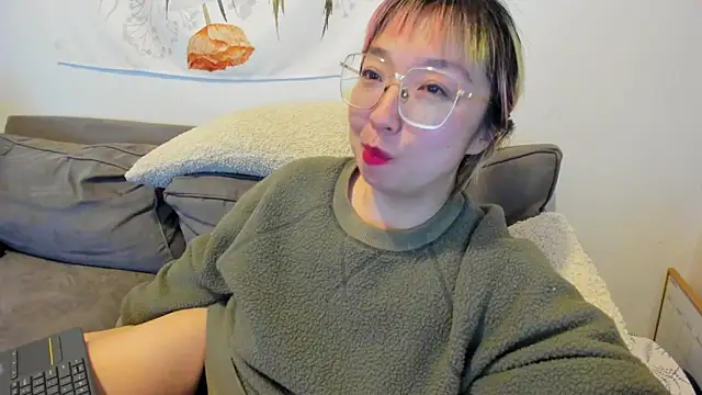 Snapshot of luxgray chatting on 9, 2, 2025 luxgray online show from 9, 2, 2025