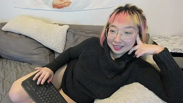 Snapshot of luxgray chatting on 14, 12, 2024 luxgray online show from 14, 12, 2024
