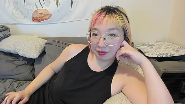 Snapshot of luxgray chatting on 18, 12, 2024 luxgray online show from 18, 12, 2024