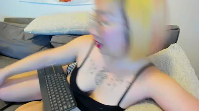 Snapshot of luxgray chatting on 25, 1, 2025 luxgray online show from 25, 1, 2025