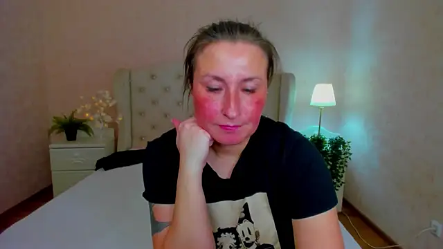HotLiss online show from 6, 3, 2025
