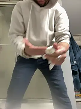 tongueispowerr6d9 online show from 1, 3, 2026