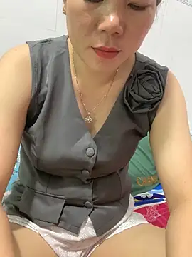Baby-bigtits online show from 24, 9, 2025