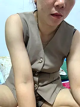 Baby-bigtits online show from 17, 10, 2025