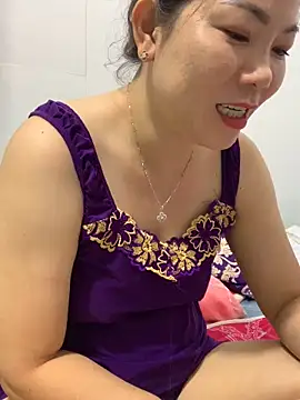 Baby-bigtits online show from 10, 3, 2025
