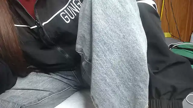 Hatachi ne12 online show from 6, 2, 2026