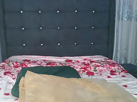 Snapshot of sandra_sauvage chatting on 4, 7, 2026 sandra sauvage online show from 4, 7, 2026