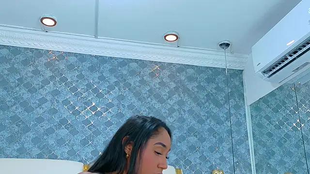 NaiomyLanes online show from 31, 3, 2026