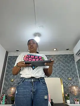 NaiomyLanes online show from 10, 4, 2026