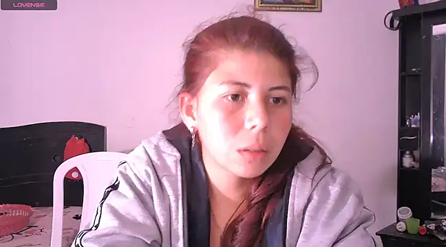 Snapshot of laura_erotic chatting on 19, 12, 2024 laura erotic online show from 19, 12, 2024