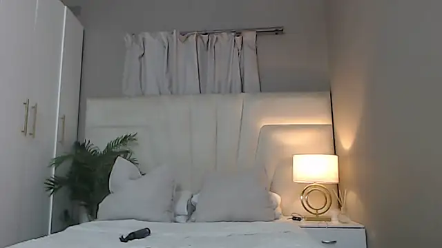 naughtyblackdolie online show from 17, 10, 2025