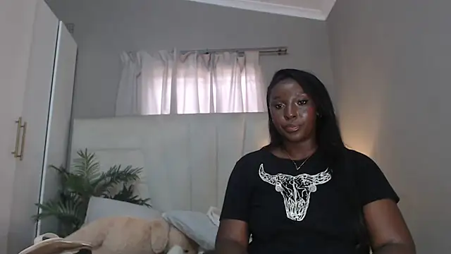 naughtyblackdolie online show from 15, 4, 2026