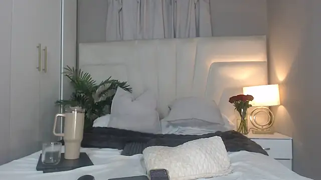 naughtyblackdolie online show from 15, 2, 2026