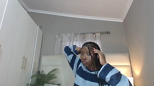 Snapshot of naughtyblackdolie chatting on 5, 10, 2025 naughtyblackdolie online show from 5, 10, 2025