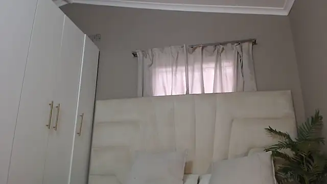 Snapshot of naughtyblackdolie chatting on 4, 2, 2025 naughtyblackdolie online show from 4, 2, 2025