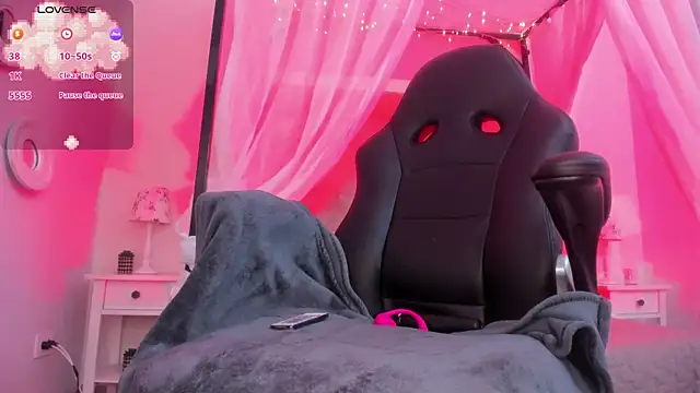 Hanna  Becker  online show from 5, 11, 2025