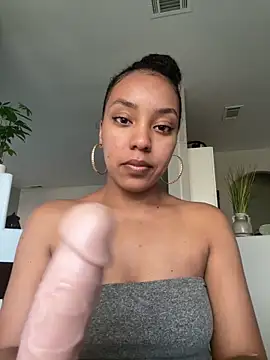 juicyyy323 online show from 7, 10, 2025