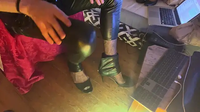 alexheels boots online show from 26, 10, 2025