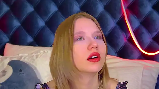 LiliLinn online show from 24, 11, 2025