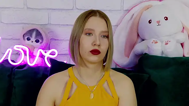 LiliLinn online show from 5, 3, 2025