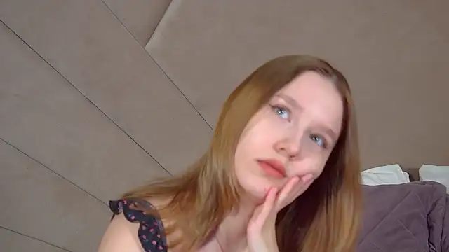 Snapshot of LiliLinn chatting on 18, 7, 2026 LiliLinn online show from 18, 7, 2026