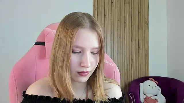 Snapshot of LiliLinn chatting on 3, 8, 2026 LiliLinn online show from 3, 8, 2026