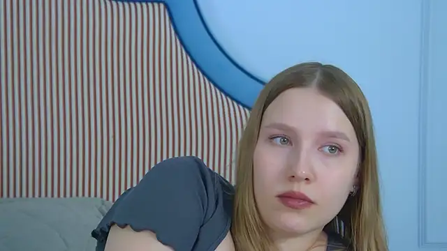 Snapshot of LiliLinn chatting on 3, 8, 2026 LiliLinn online show from 3, 8, 2026